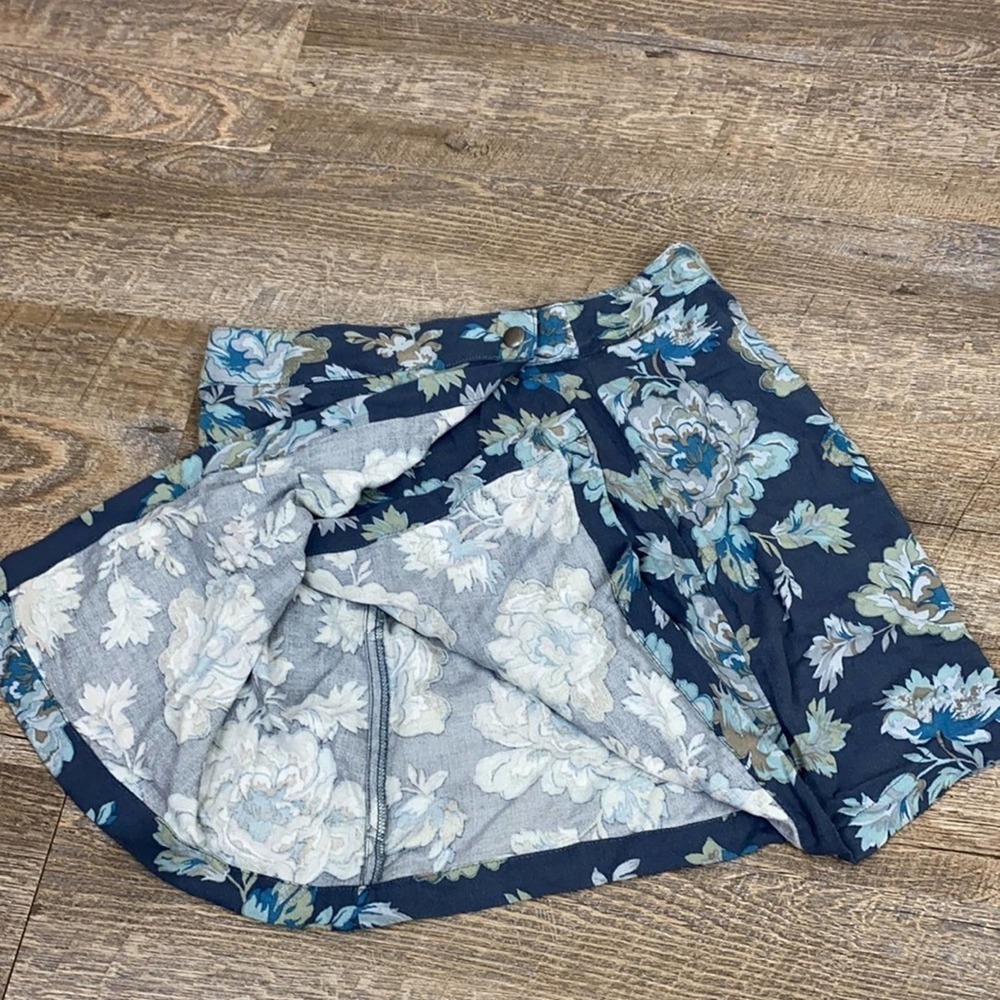American Eagle Blue Floral Skirt 2 - Picture 11 of 11